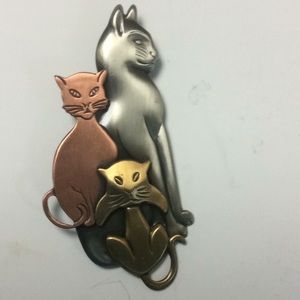 Vintage Cat Lovers Brooche Retro Cats Tri Tone Metal Cat Pin K&T Signed